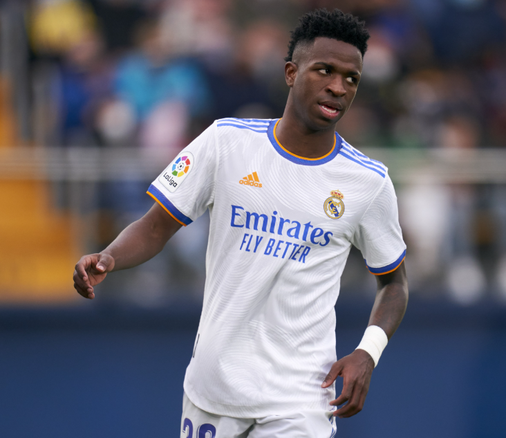 西班牙国家德比皇马奏凯：维尼修斯赛后谈胜负感悟与球迷致意