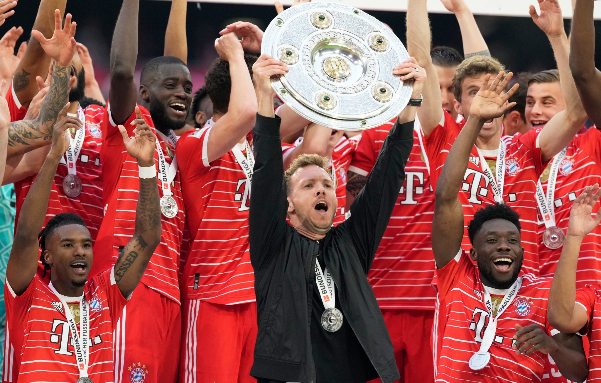 <a href='/news/tag/1435/p/1.html' style='color: blue;'>拜仁慕尼黑</a>：欧冠赛场的德意志战车轰鸣向前