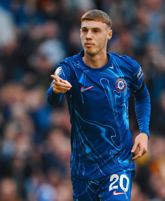 帕尔默晒切尔西百场纪念球衣：回顾过往，展望未来征程