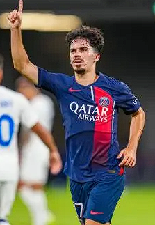 斯科尔斯论中场：维蒂尼亚受赞，<a href='https://www.dora-dosun.com/news/tag/1069474/p/1.html' style='color: blue;'>英格兰队</a>中场之思