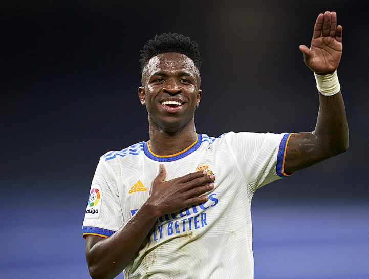 <a href='/news/tag/286/p/1.html' style='color: blue;'>皇马</a>维尼修斯续约风波：商业利益与球员去留的博弈