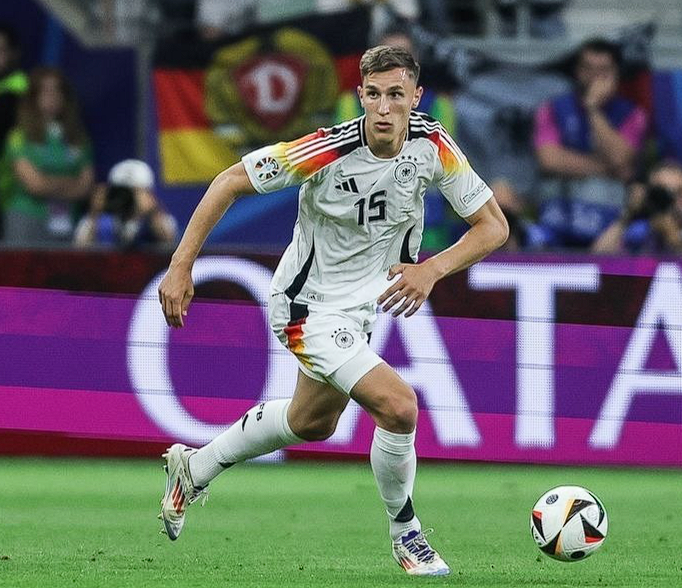 多特迎战曼城:施洛特贝克与聚勒归队,科瓦奇寄予厚望