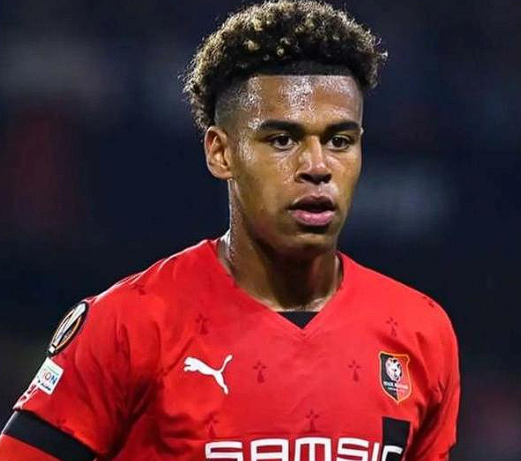 巴黎圣日耳曼前锋杜埃复出时间成谜：伤情与回归预期分析