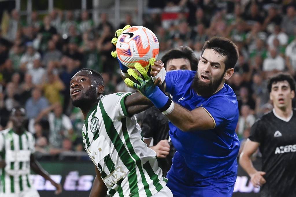 黑马主场硬撼蓝军，欧冠生死局谁主沉浮