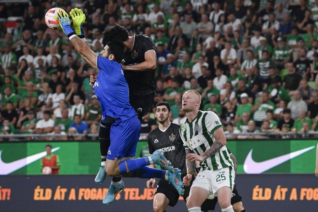 黑马主场鏖战<a href='/news/tag/1054600/p/1.html' style='color: blue;'>蓝军</a>，欧冠生死局悬念陡升