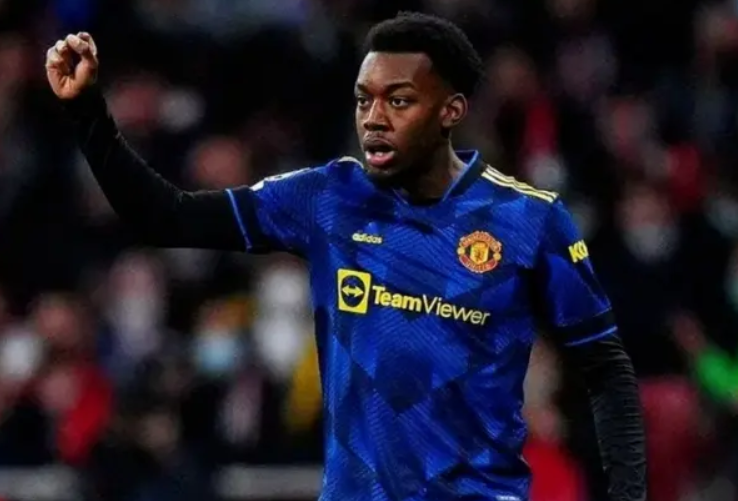 伊兰加转会纽卡后的表现落差：从森林闪耀到圣<a href='/news/tag/447/p/1.html' style='color: blue;'>詹姆斯</a>公园的黯淡