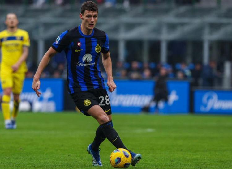 德泽尔比谈帕瓦尔：状态挣扎，需冷静调整以重返国家队