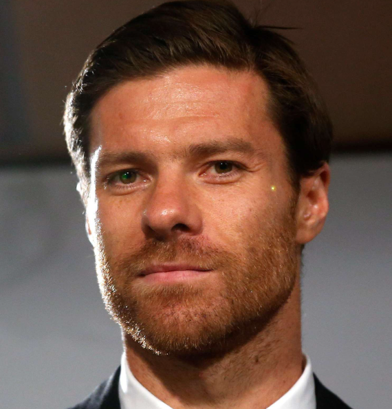 巴尔韦德位置变迁:从右后卫回归中场背后的战术考量