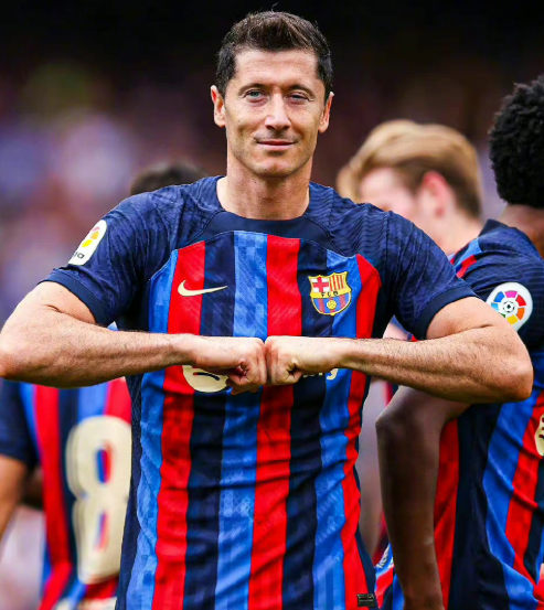 <a href='/news/tag/284/p/1.html' style='color: blue;'>西甲</a>激战巴萨客场告捷，莱万帽子戏法后畅谈赛后心得