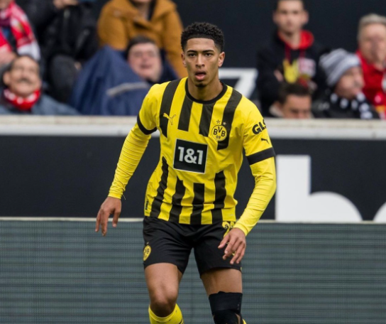 西甲第12轮皇马客场战平,记者点评锋线困境与战术疑云