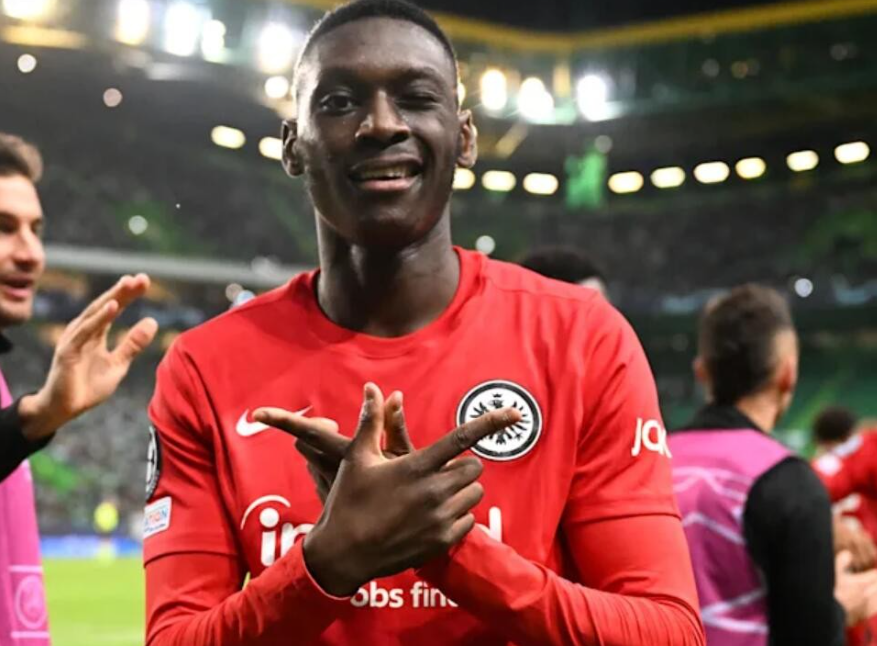 穆阿尼英超赛场受伤，伤愈后复出再遇波折