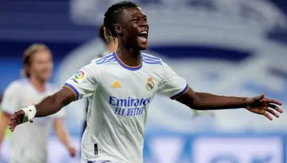 卡马文加伤病影响法国队世预赛排兵布阵，未来前景存疑