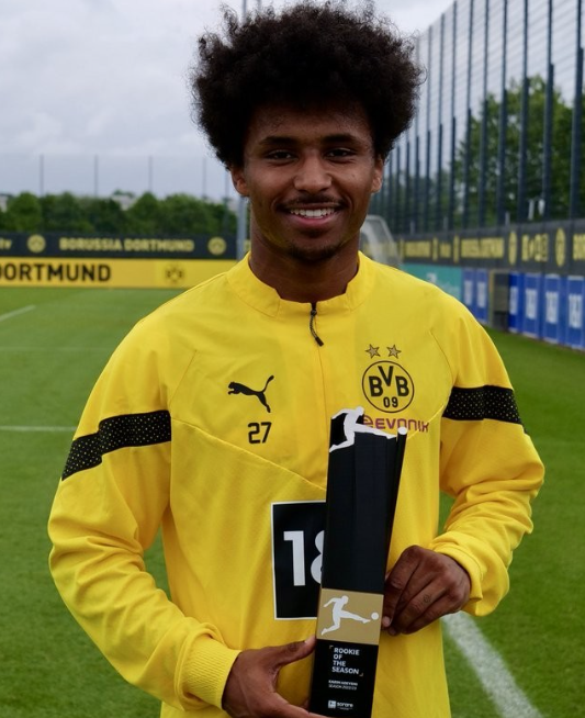 曼联接触阿德耶米经纪人，<a href='/news/tag/997/p/1.html' style='color: blue;'>多特</a>面临球员去留挑战