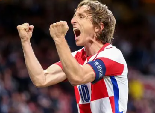 安切洛蒂专访：论意甲风云与<a href='https://www.dora-dosun.com/news/tag/1040339/p/1.html' style='color: blue;'>莫德里奇</a>风采