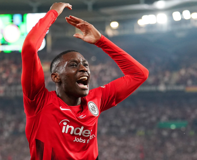 穆阿尼转会抉择：从尤文期待至热刺加盟的历程与赛场表现