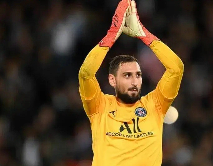 多纳鲁马揭秘：哈兰德助力加盟曼城，<a href='https://www.dora-dosun.com/news/tag/267/p/1.html' style='color: blue;'>英超</a>征程感恩同行