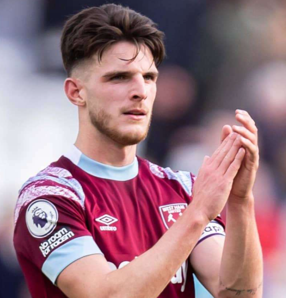 加里·内维尔盛赞阿森纳中场赖斯:不可替代的球队核心