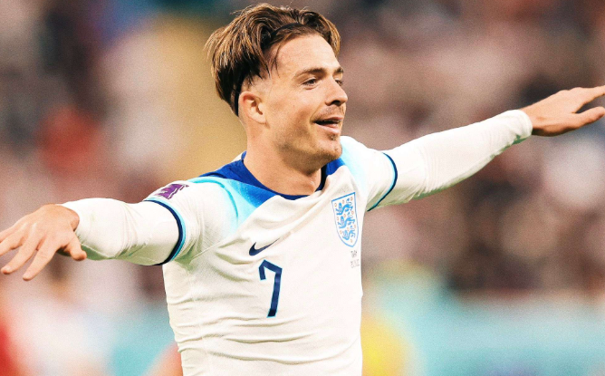 英超激战：埃弗顿少打一人胜曼联，格拉利什表现亮眼