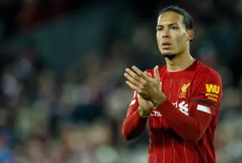 欧冠赛场：埃因霍温爆冷胜利物浦，队长斯豪滕畅谈赛后感想