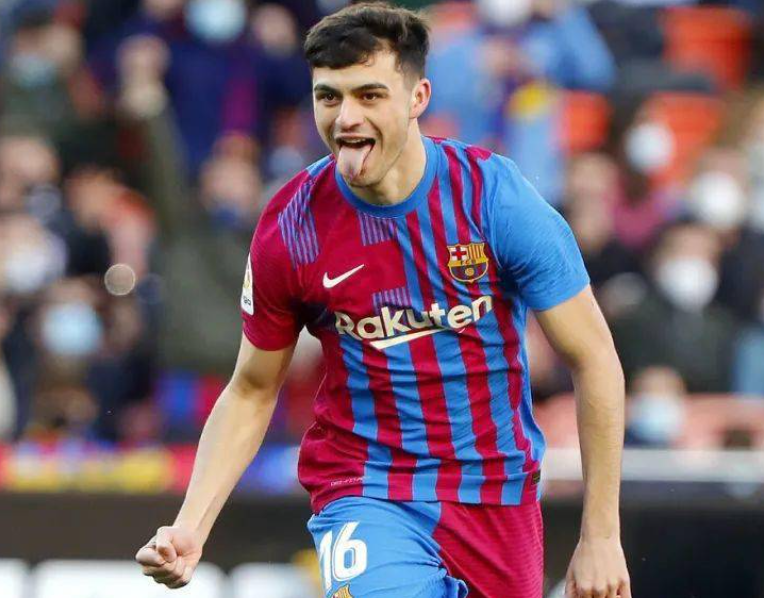 佩德里等球员回归，弗里克盼巴萨逆袭争冠