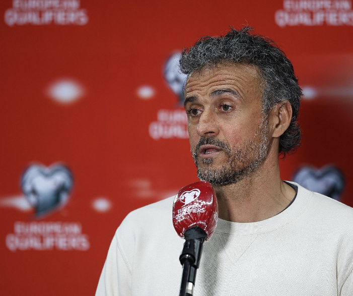 <a href='https://www.dora-dosun.com/news/tag/263/p/1.html' style='color: blue;'>法甲</a>第14轮：巴黎负于摩纳哥后调整节奏，暂居榜首