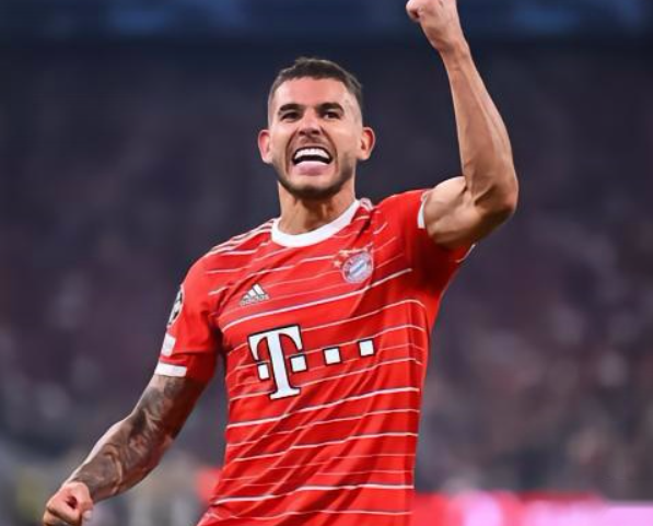 卢卡斯&middot;埃尔南德斯肘击受罚，巴黎左后卫位置临挑战