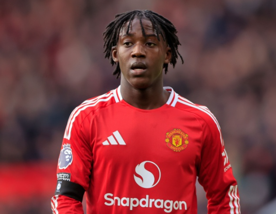 曼联风波:梅努与阿莫林互动背后的舆论涟漪