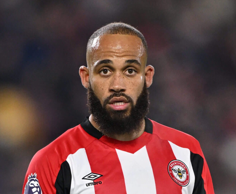 曼联<a href='/news/tag/1089286/p/1.html' style='color: blue;'>非洲杯</a>球员参赛悬疑：保密策略下的备战风云