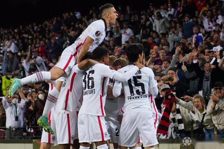 法兰克福:欧冠赛场的“冰火淬炼”
