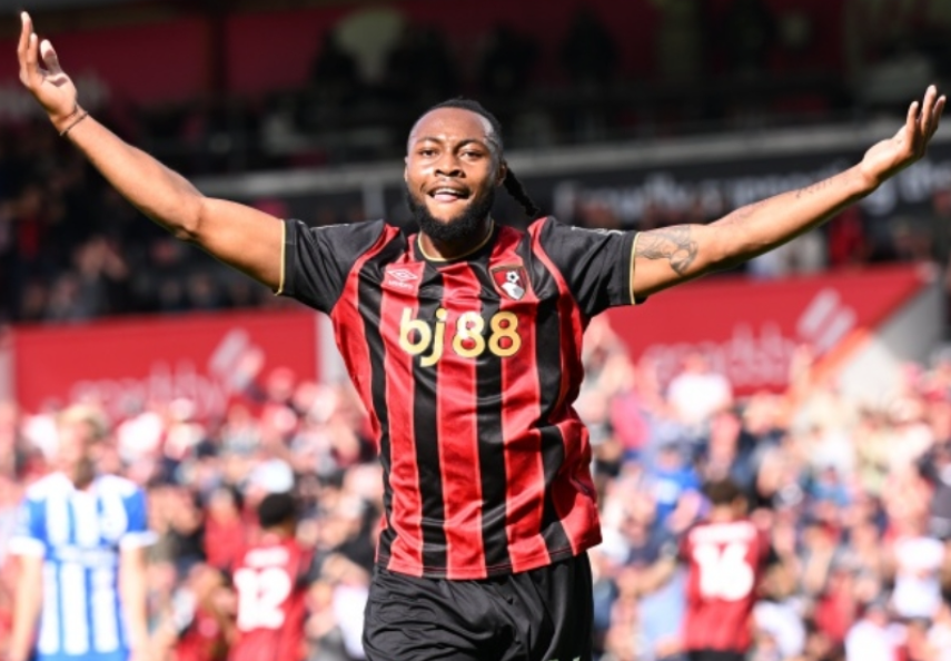 曼联名宿费迪南德盛赞塞梅尼奥，<a href='https://www.dora-dosun.com/news/tag/1089828/p/1.html' style='color: blue;'>加纳</a><a href='https://www.dora-dosun.com/news/tag/536/p/1.html' style='color: blue;'>主帅</a>看好其未来