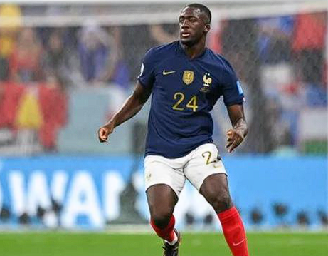 埃弗拉评利物浦后卫科纳特：批评声中显实力，未来转会存多种可能